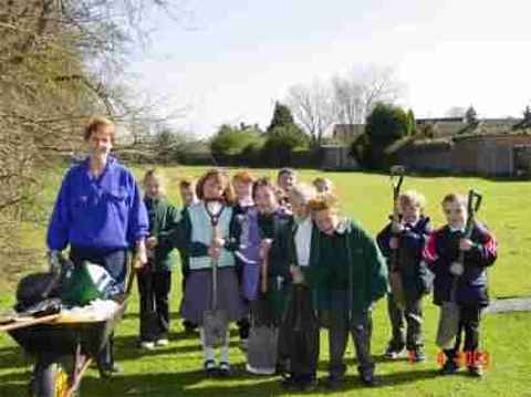 Fairfield School children set to work